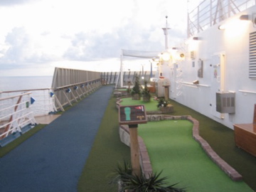 cruise mini golf